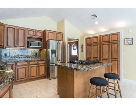 170 Mohawk Rd, Raynham, MA 02767 photo 5