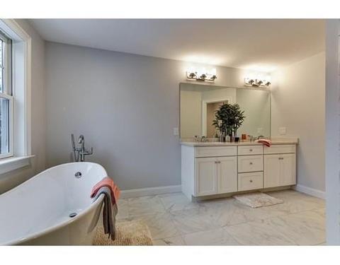 43 Oakhurst Cir, Needham, MA 02492 photo 4