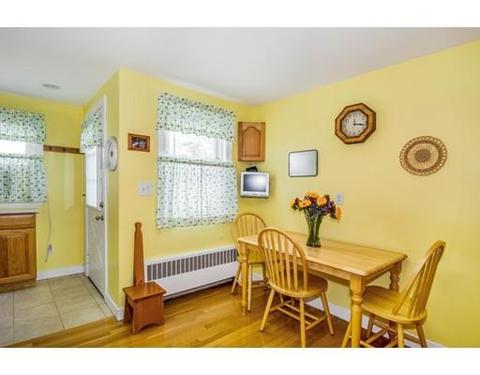 35 Willard St, Dedham, MA 02026 photo 4