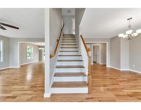 246 Naismith St, Springfield, MA 01104 photo 8