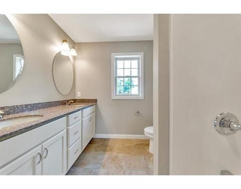 246 Naismith St, Springfield, MA 01104 photo 11