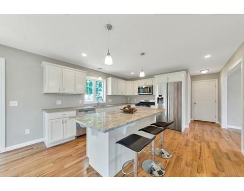 246 Naismith St, Springfield, MA 01104 photo 3