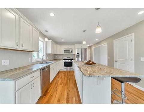 246 Naismith St, Springfield, MA 01104 photo 4