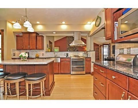 29 N Main St, Upton, MA 01568 photo 3