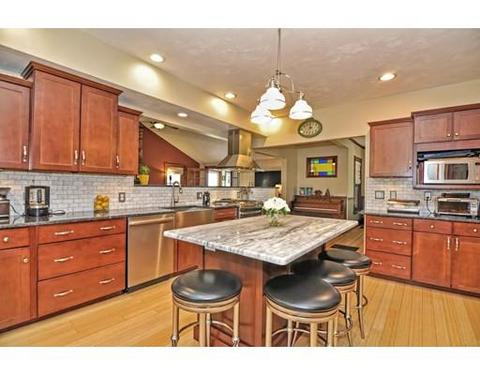 29 N Main St, Upton, MA 01568 photo 7