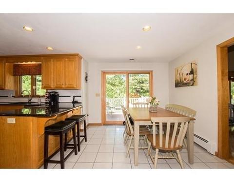 11 Mockingbird Ln, Walpole, MA 02081 photo 9