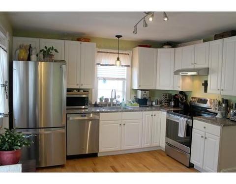 8 Chapel St #B, Gloucester, MA 01930 photo 4