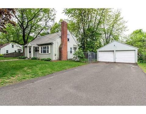 136 Harkness Ave, Springfield, MA 01118 photo 3