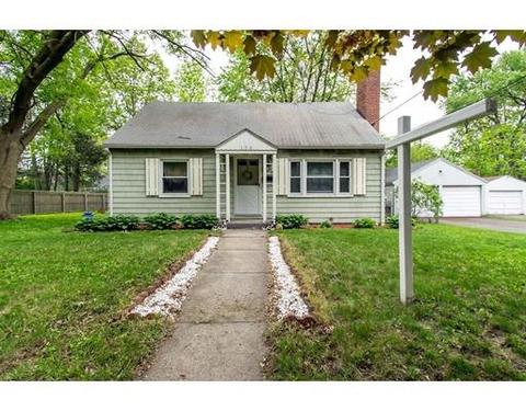 136 Harkness Ave, Springfield, MA 01118 photo 2