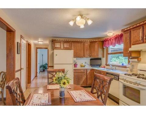 17 Pillsbury Ln, Georgetown, MA 01833 photo 3