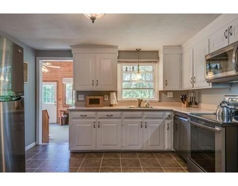 7 Hardy Ter, Georgetown, MA 01833 photo 3