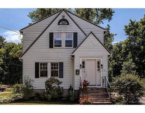 24 Pinevale Ave, Reading, MA 01867 photo 2