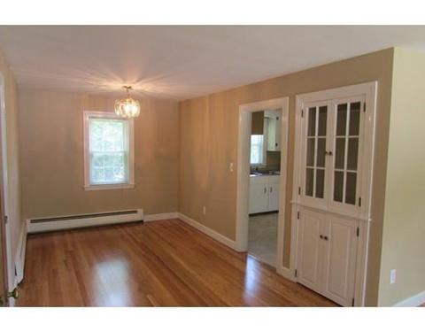 92 Bancroft Ave, Reading, MA 01867 photo 4