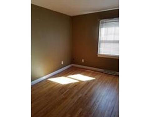 14 Canton St, Springfield, MA 01104 photo 7