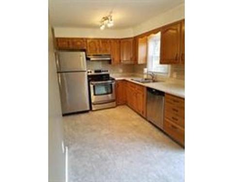 14 Canton St, Springfield, MA 01104 photo 4