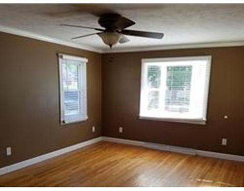 14 Canton St, Springfield, MA 01104 photo 5
