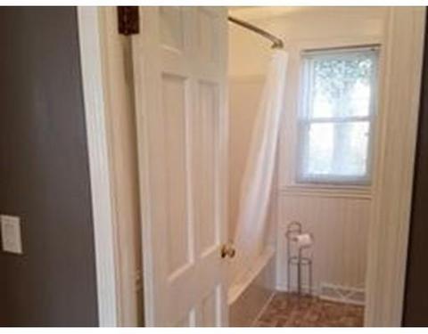 14 Canton St, Springfield, MA 01104 photo 6