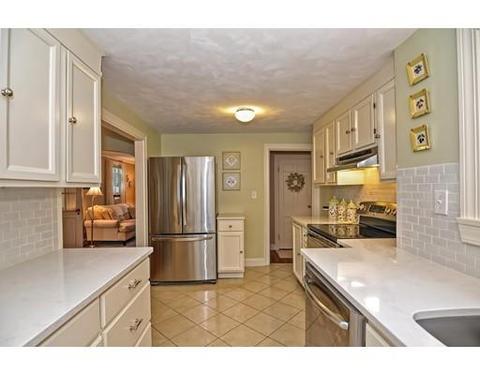 7 Eustis Ave, Wakefield, MA 01880 photo 12