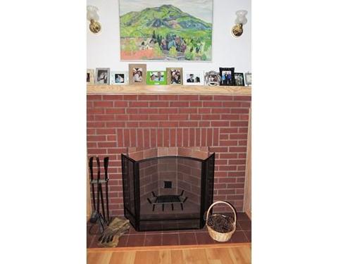 252 Jasper St, Springfield, MA 01109 photo 3