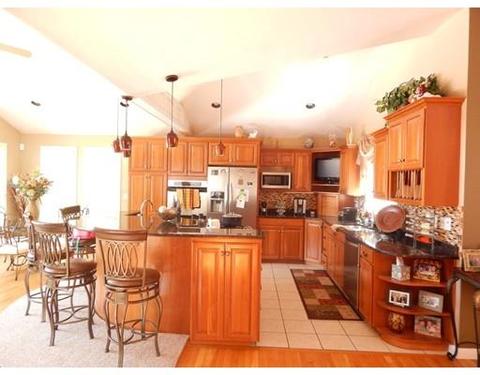366 Sion St, Fall River, MA 02721 photo 5