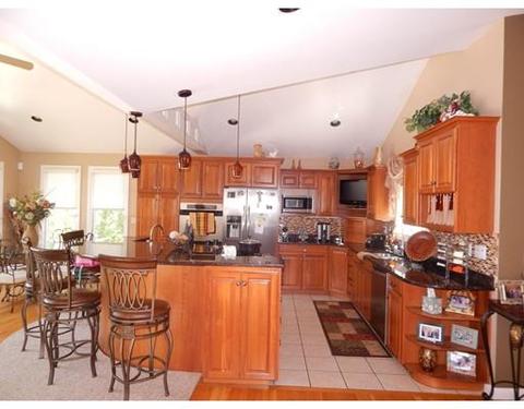 366 Sion St, Fall River, MA 02721 photo 6