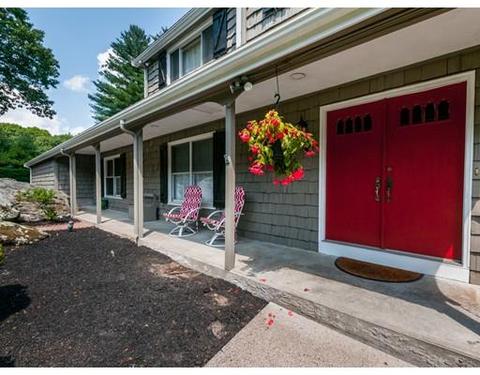 51 Algonquin Rd, Canton, MA 02021 photo 2