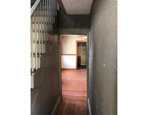 7 Fair St, Gloucester, MA 01930 photo 3
