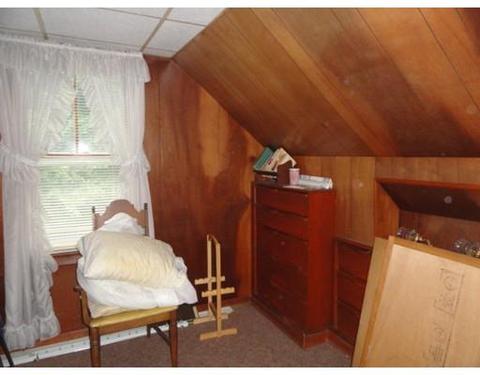 1 Moss St, Worcester, MA 01603 photo 8