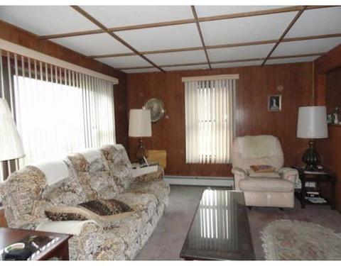 1 Moss St, Worcester, MA 01603 photo 5