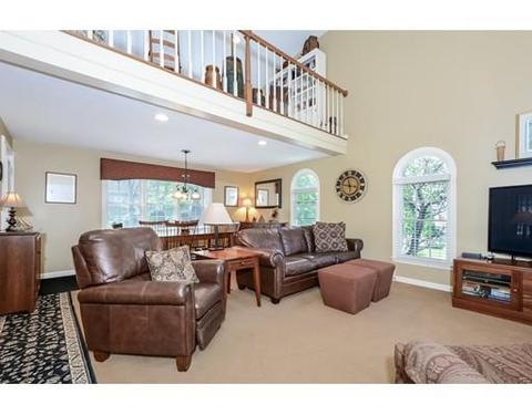 8 Crestlan Dr, Worcester, MA 01604 photo 11