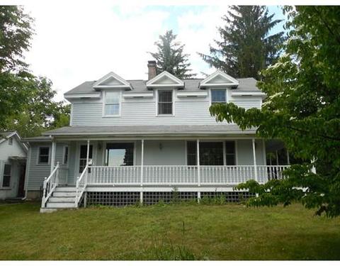 144 North St, Ware, MA 01082 photo 3