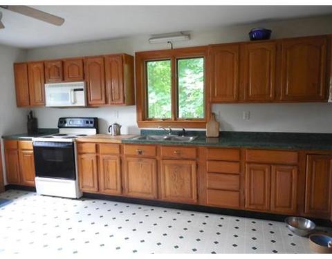 144 North St, Ware, MA 01082 photo 17
