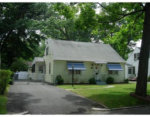 198 Shawmut St, Springfield, MA 01108 photo 3