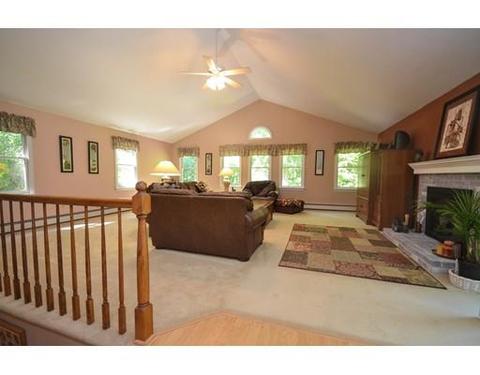8 Christina Ln, Sutton, MA 01590 photo 12