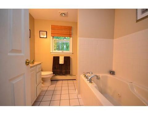 8 Christina Ln, Sutton, MA 01590 photo 18