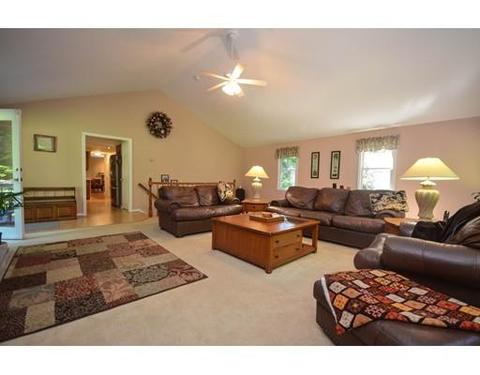 8 Christina Ln, Sutton, MA 01590 photo 15