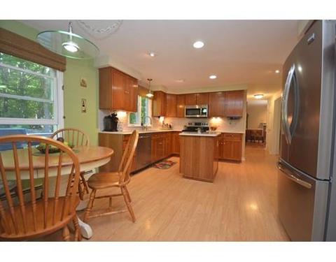 8 Christina Ln, Sutton, MA 01590 photo 2