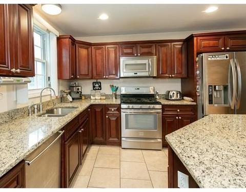 9 Hudson St, Fall River, MA 02720 photo 3
