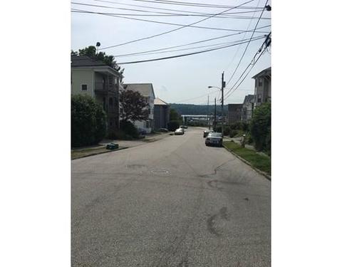 9 Bourne St, Worcester, MA 01606 photo 2