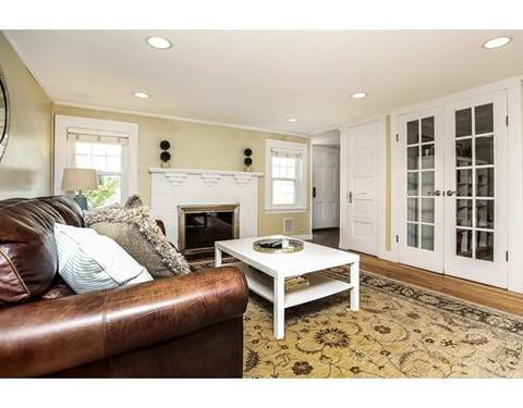 16 Maple Cir, Marblehead, MA 01945 photo 3
