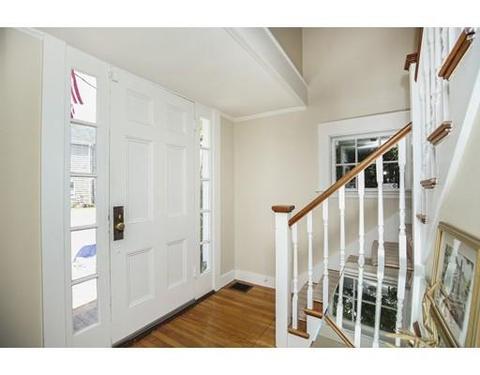 16 Maple Cir, Marblehead, MA 01945 photo 2