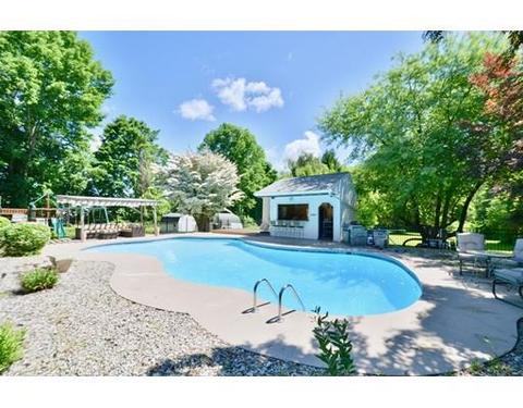 23 Lyons Rd, Dudley, MA 01571 photo 3