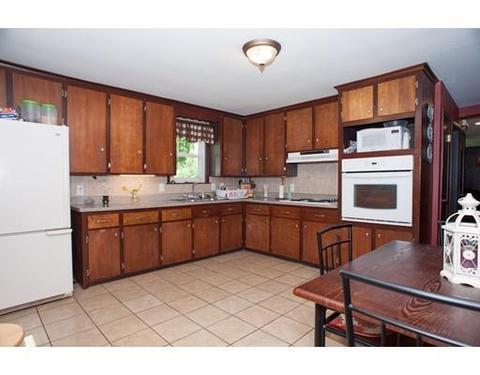44 Gates Ln, Worcester, MA 01603 photo 6