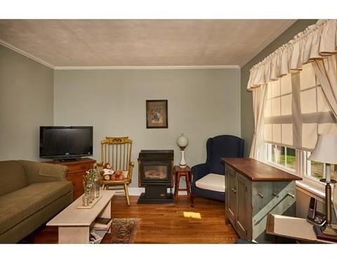 254 Pheland St, Springfield, MA 01109 photo 6