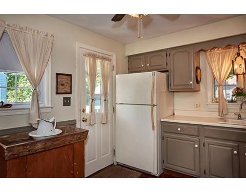254 Pheland St, Springfield, MA 01109 photo 10