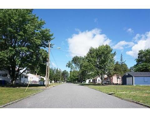 62 Ogden St, Springfield, MA 01151 photo 3