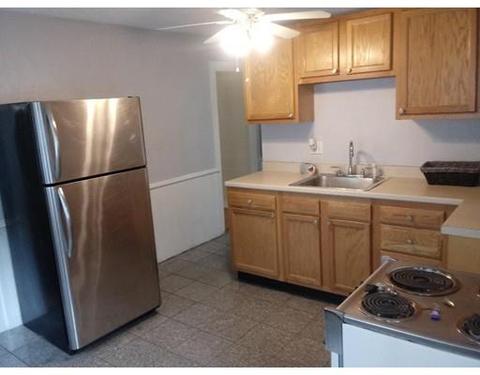 45 Emerald St, Chicopee, MA 01013 photo 9