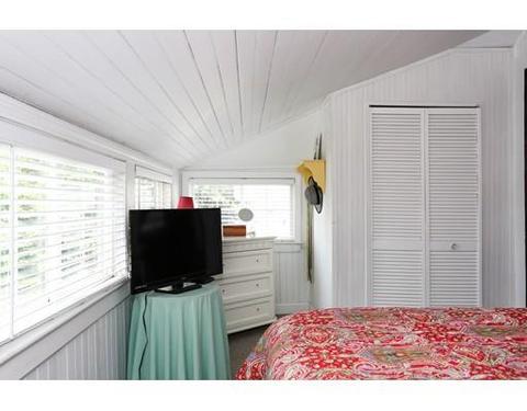 6 Gray St, Buzzards Bay, MA 02532 photo 18