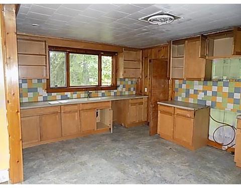 6 Pleasant St, Ware, MA 01082 photo 9