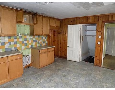6 Pleasant St, Ware, MA 01082 photo 10